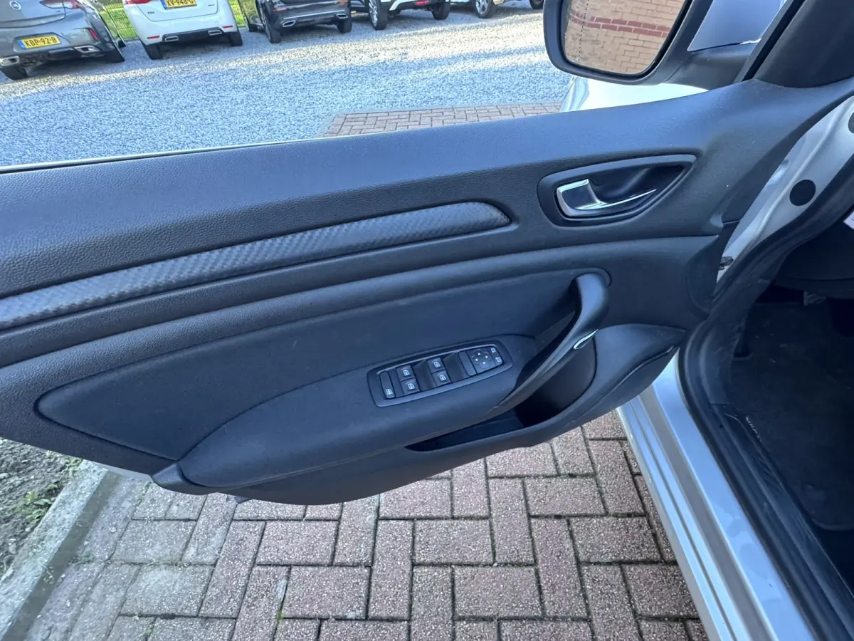 1.5 Blue dCi Limited, Marge, Euro 6, Apple Carplay, Hatchback,