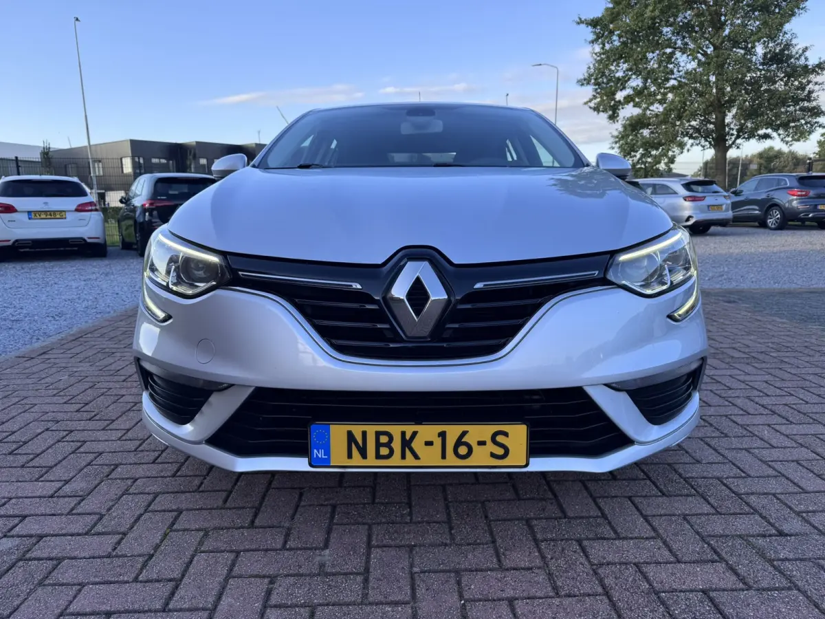 1.5 Blue dCi Limited, Marge, Euro 6, Apple Carplay, Hatchback,