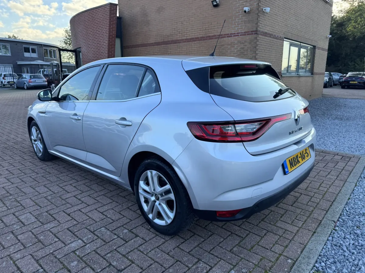 1.5 Blue dCi Limited, Marge, Euro 6, Apple Carplay, Hatchback,
