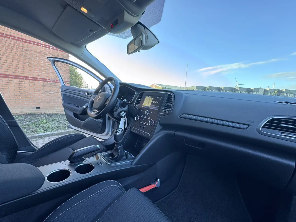 1.5 Blue dCi Limited, Marge, Euro 6, Apple Carplay, Hatchback,