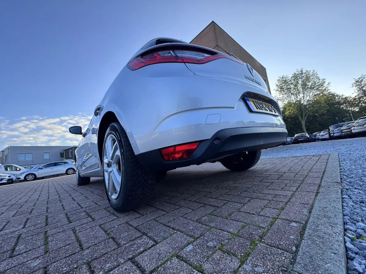 1.5 Blue dCi Limited, Marge, Euro 6, Apple Carplay, Hatchback,
