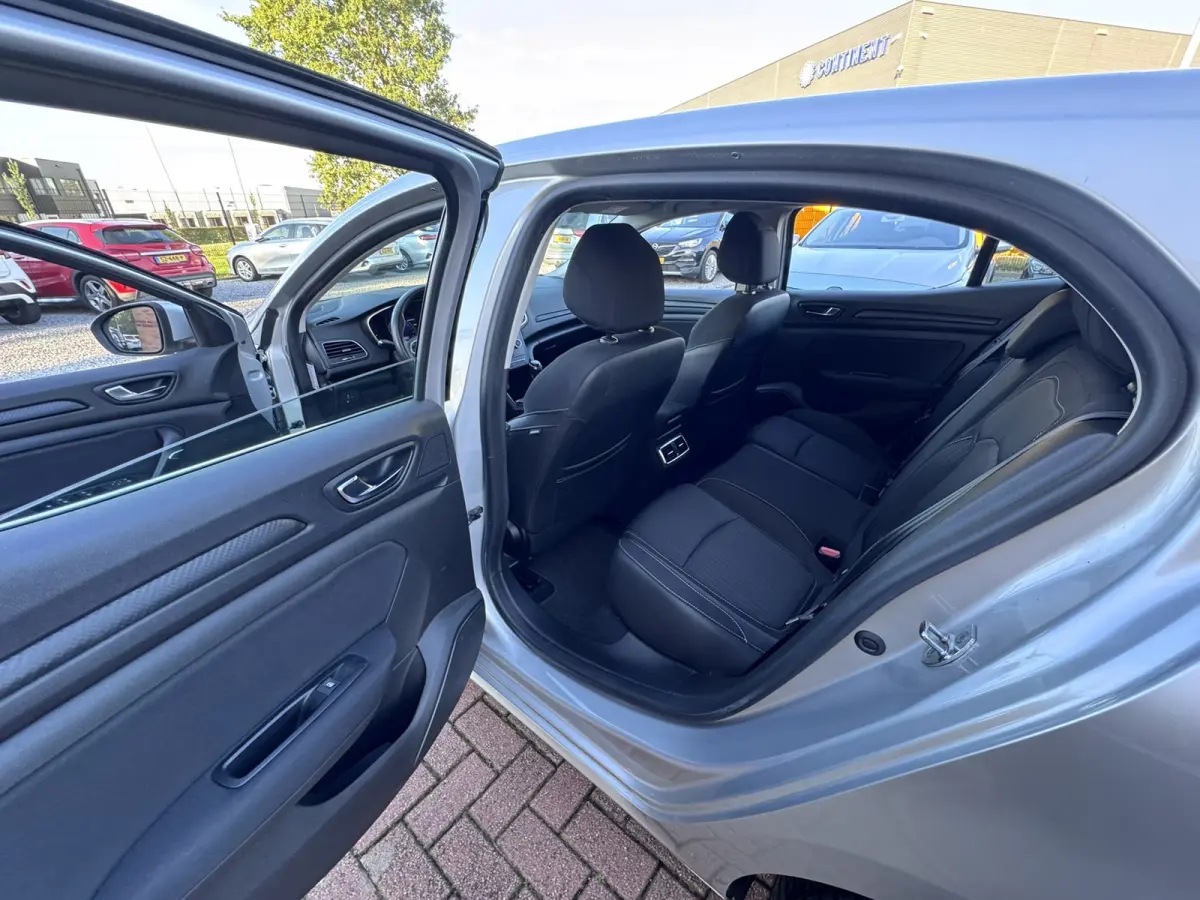 1.5 Blue dCi Limited, Marge, Euro 6, Apple Carplay, Hatchback,