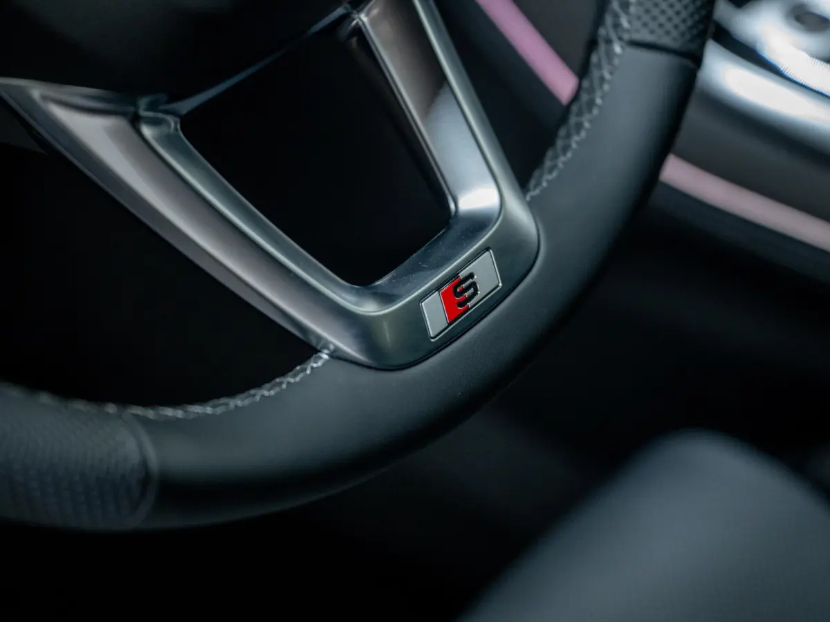 Audi Q8 60 TFSIe Competition ABT | ABT Aerokit | Carbon | Massage | ACC | HUD | Trekhaak |