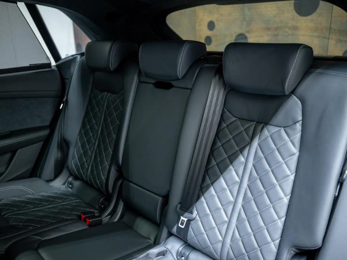 Audi Q8 60 TFSIe Competition ABT | ABT Aerokit | Carbon | Massage | ACC | HUD | Trekhaak |