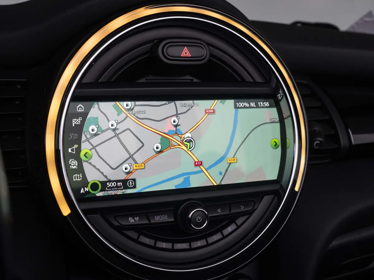 S Chili + Serious Business | Apple Carplay | Stoelverwarming