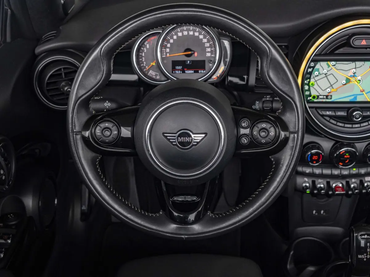 S Chili + Serious Business | Apple Carplay | Stoelverwarming