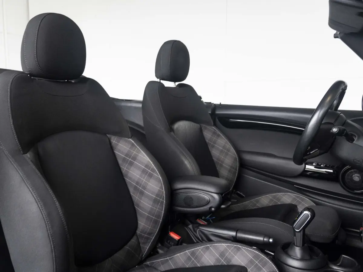 S Chili + Serious Business | Apple Carplay | Stoelverwarming