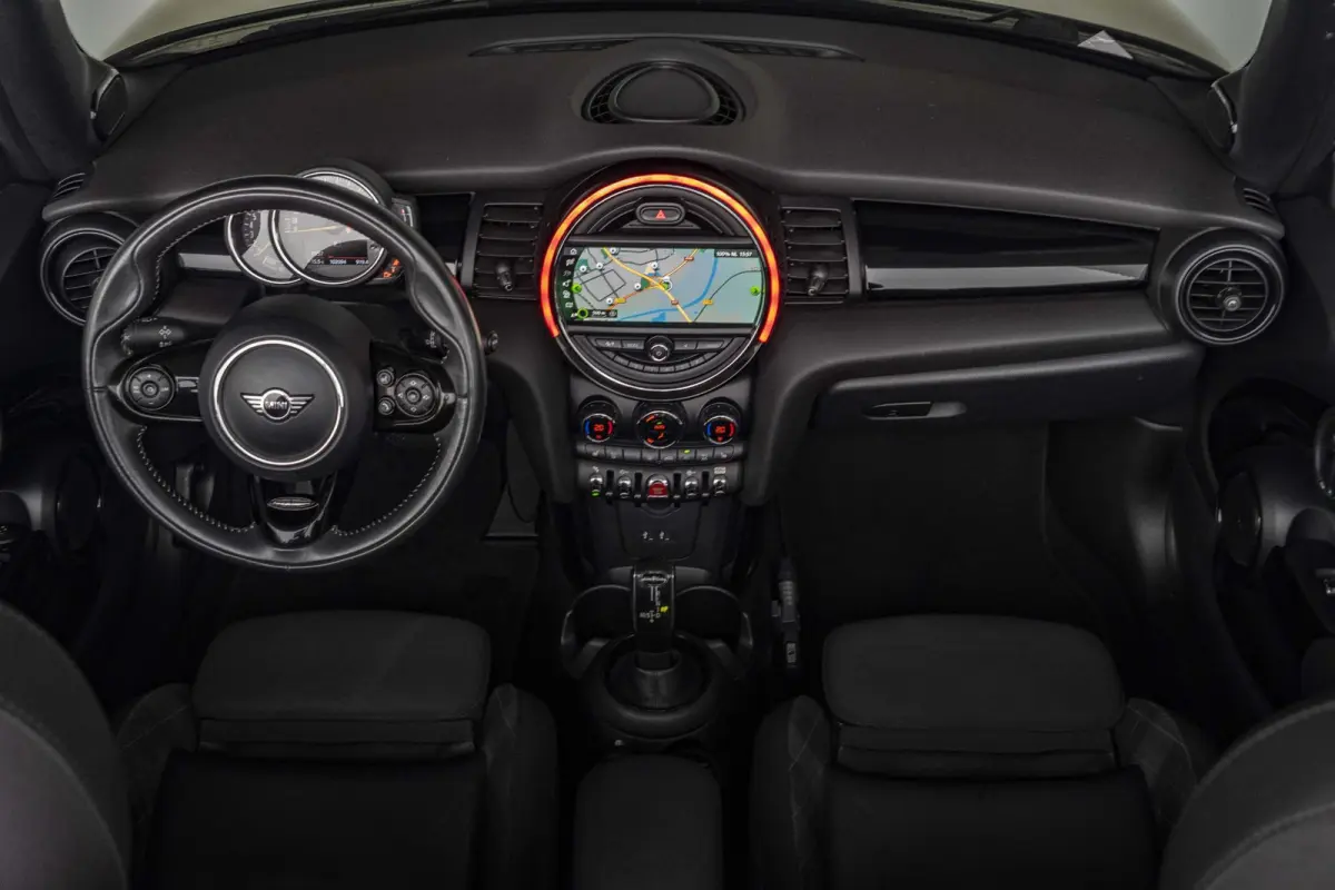S Chili + Serious Business | Apple Carplay | Stoelverwarming