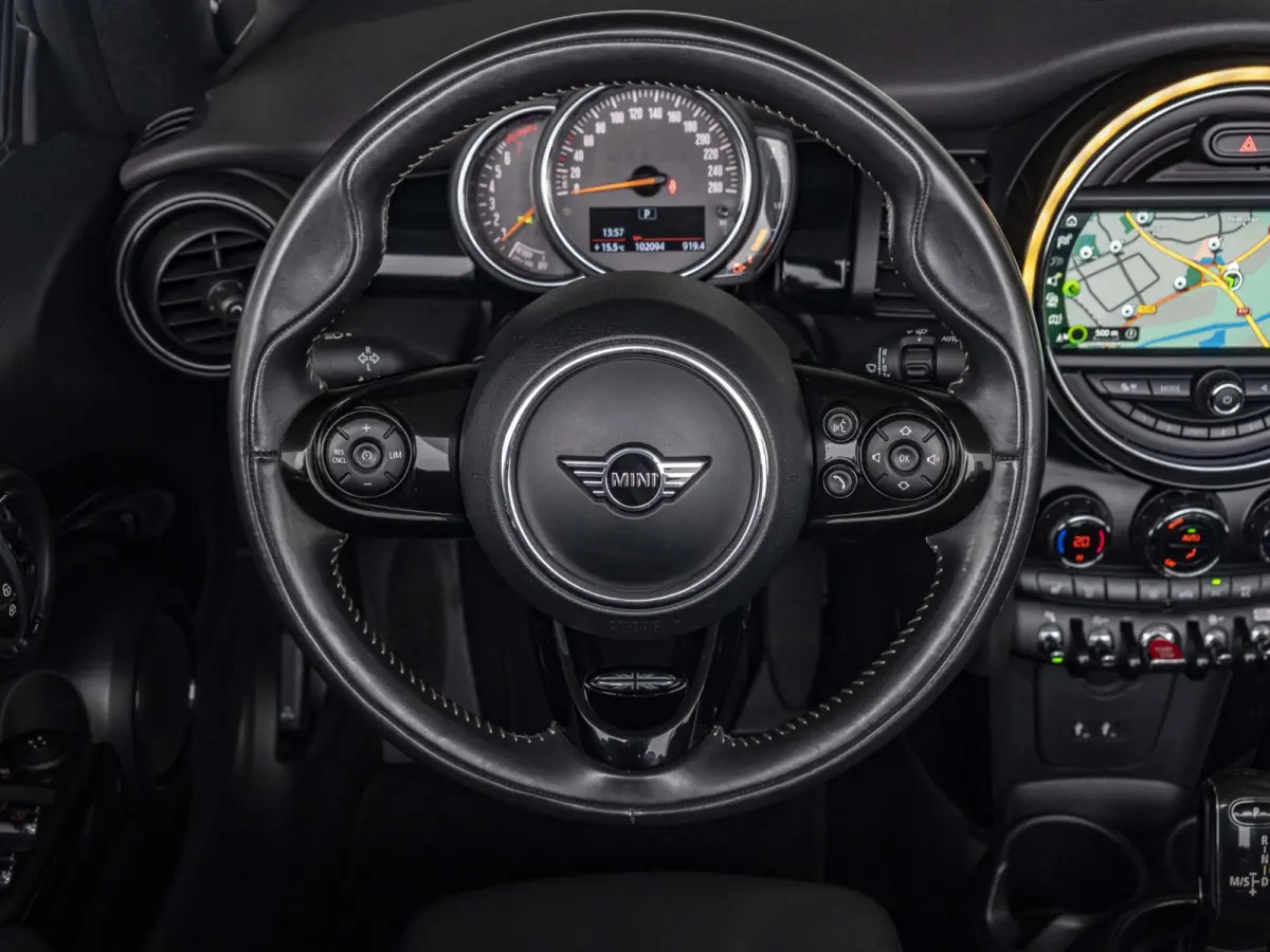 S Chili + Serious Business | Apple Carplay | Stoelverwarming