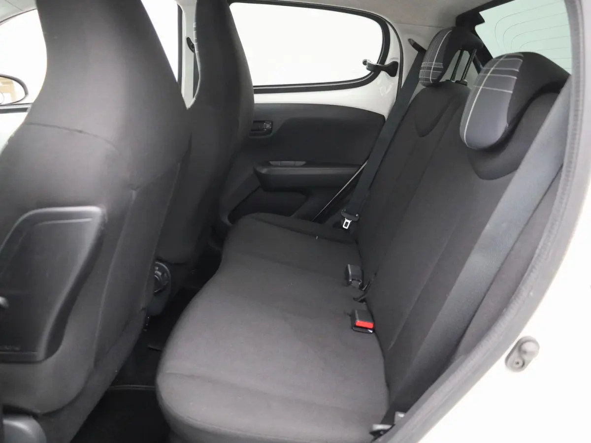 1.0 VTi Active | AUTOMAAT | AIRCONDITIONING | APPLE CARPLAY / ANDROID AUTO | LICHTMETALEN VELGEN | CAMERA