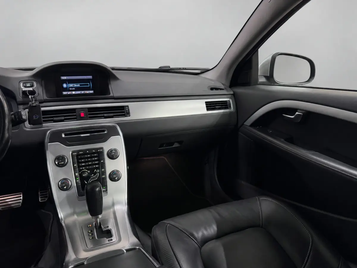 2.0 T5 Summum - R Design - Cruise - Stoelverwarming