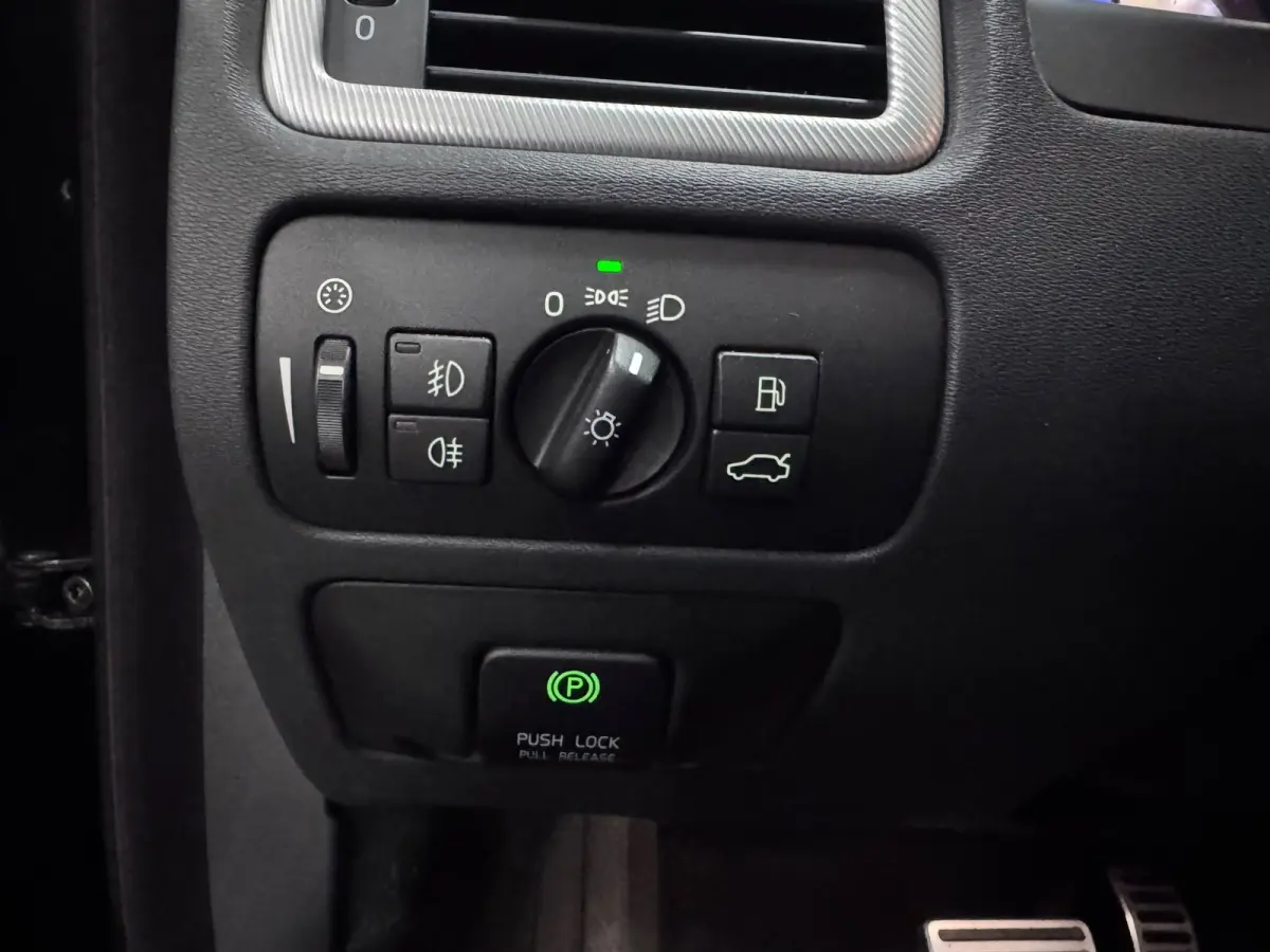2.0 T5 Summum - R Design - Cruise - Stoelverwarming