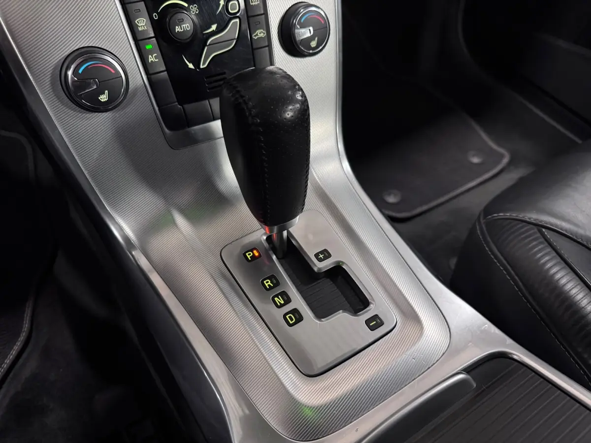 2.0 T5 Summum - R Design - Cruise - Stoelverwarming