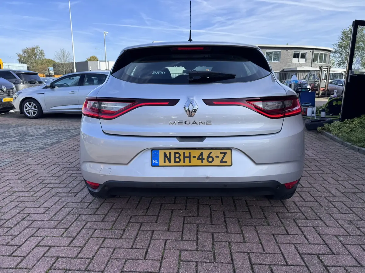 1.5 Blue dCi Limited, Marge, Euro 6, Hatchback, Apple Carplay