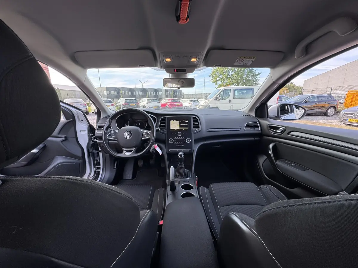 1.5 Blue dCi Limited, Marge, Euro 6, Hatchback, Apple Carplay