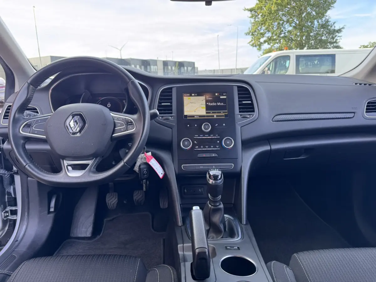 1.5 Blue dCi Limited, Marge, Euro 6, Hatchback, Apple Carplay