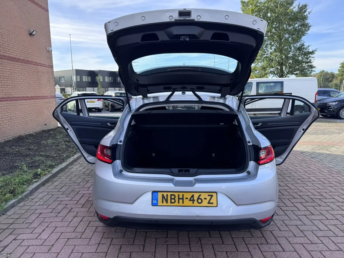 1.5 Blue dCi Limited, Marge, Euro 6, Hatchback, Apple Carplay