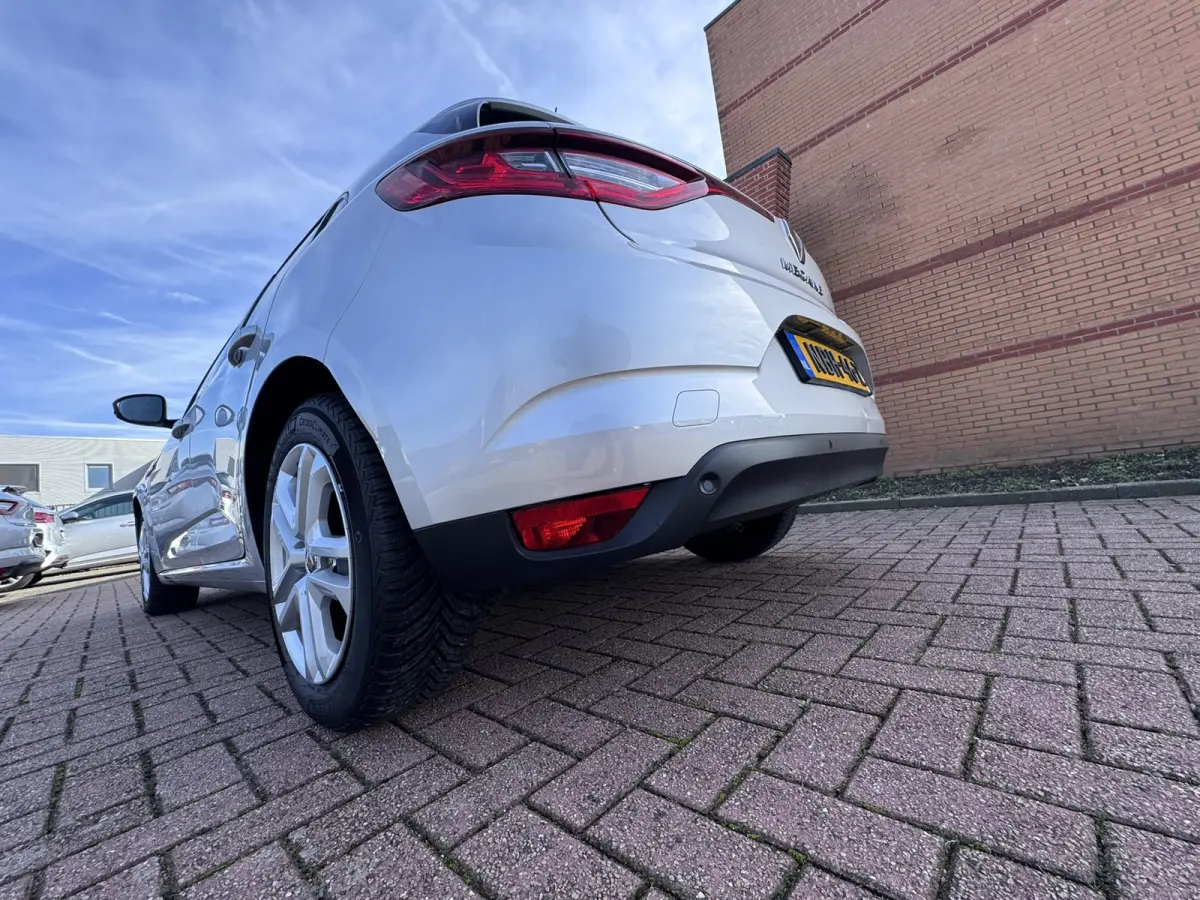 1.5 Blue dCi Limited, Marge, Euro 6, Hatchback, Apple Carplay