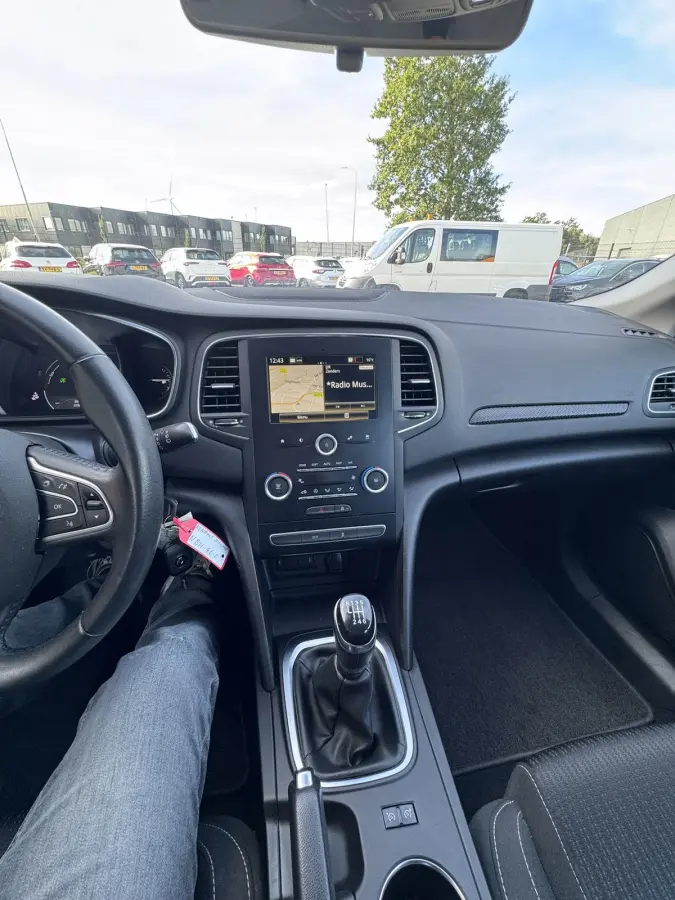 1.5 Blue dCi Limited, Marge, Euro 6, Hatchback, Apple Carplay