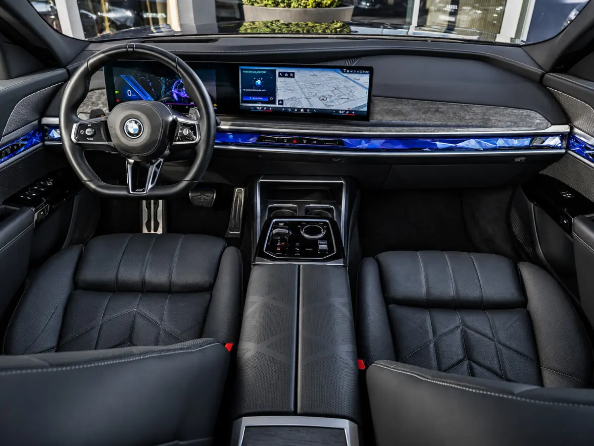 750e XDrive|PANO|SKYLOUNGE|B&W|EL.DEUR|INC.BTW