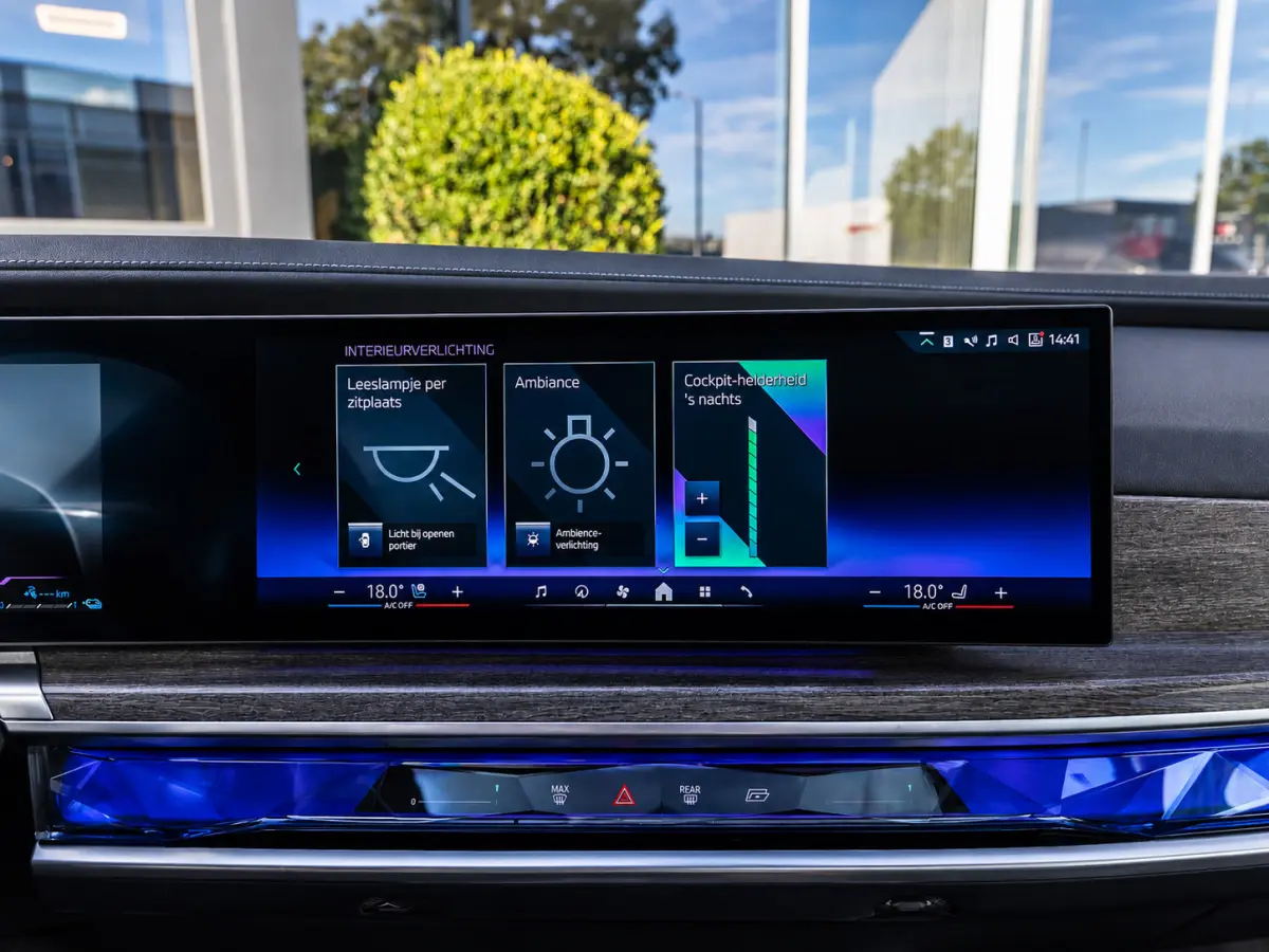 750e XDrive|PANO|SKYLOUNGE|B&W|EL.DEUR|INC.BTW