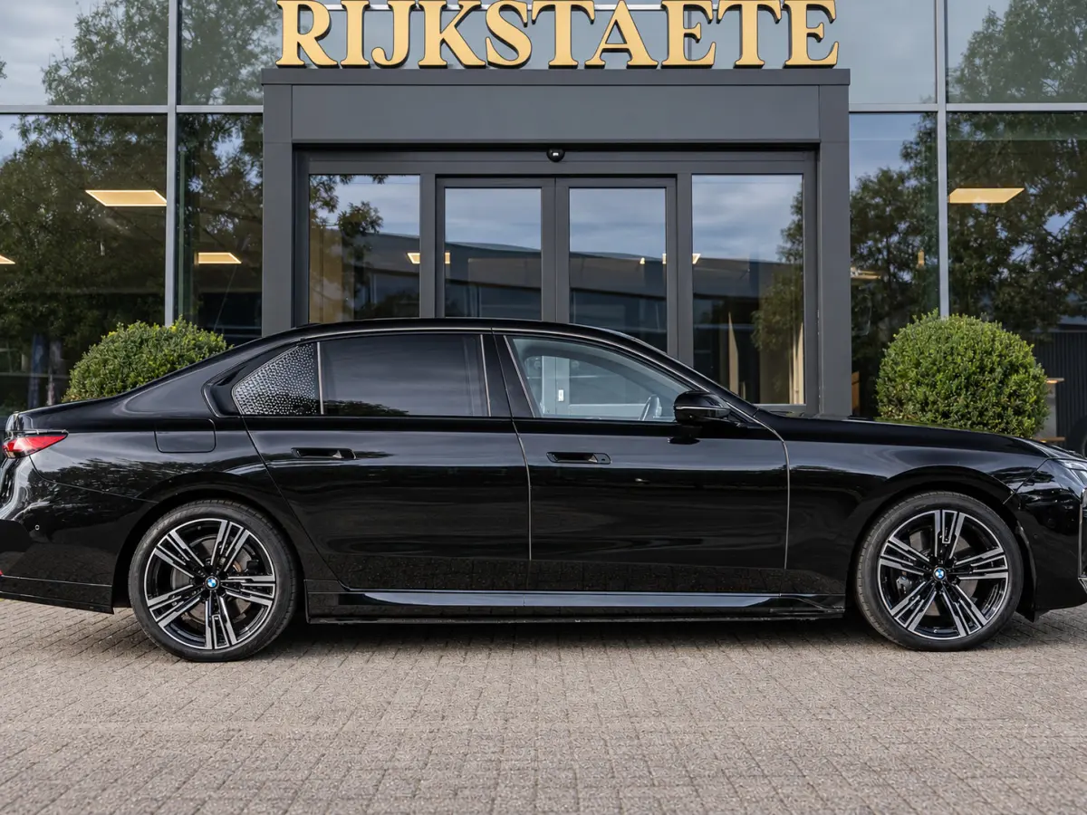 750e XDrive|PANO|SKYLOUNGE|B&W|EL.DEUR|INC.BTW