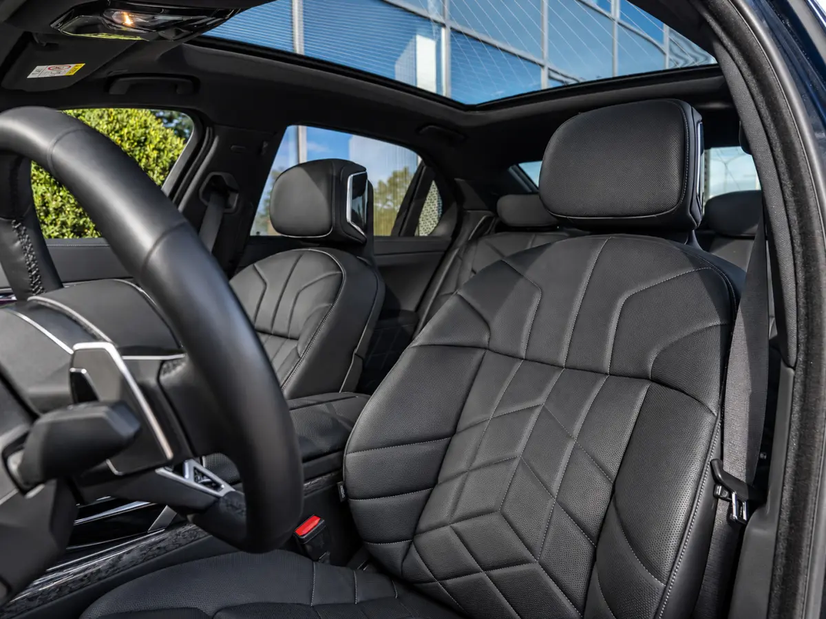 750e XDrive|PANO|SKYLOUNGE|B&W|EL.DEUR|INC.BTW