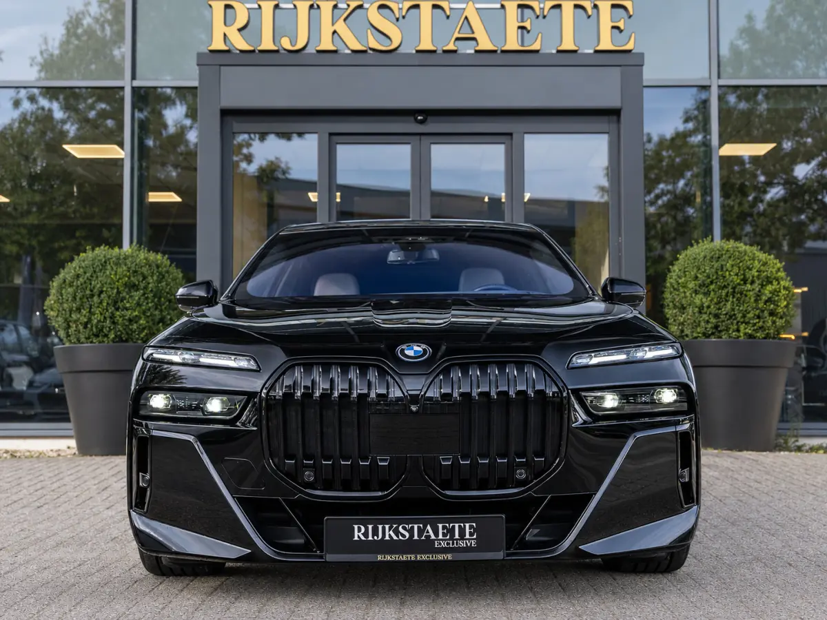 750e XDrive|PANO|SKYLOUNGE|B&W|EL.DEUR|INC.BTW