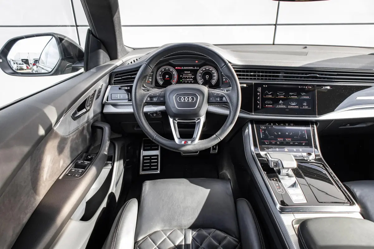 60 TFSIe 490pk quattro Pro Line S Competition | SQ8 pakket | B&O | Panoramadak | Trekhaak | Matrix LED | 360 Camera | HUD