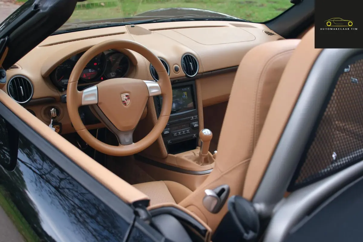 2.9 | Handbak | Sandbeige Leder | CarPlay