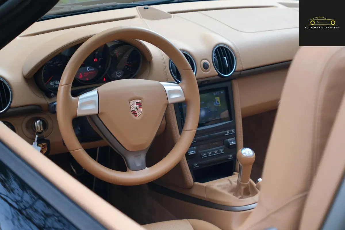 2.9 | Handbak | Sandbeige Leder | CarPlay