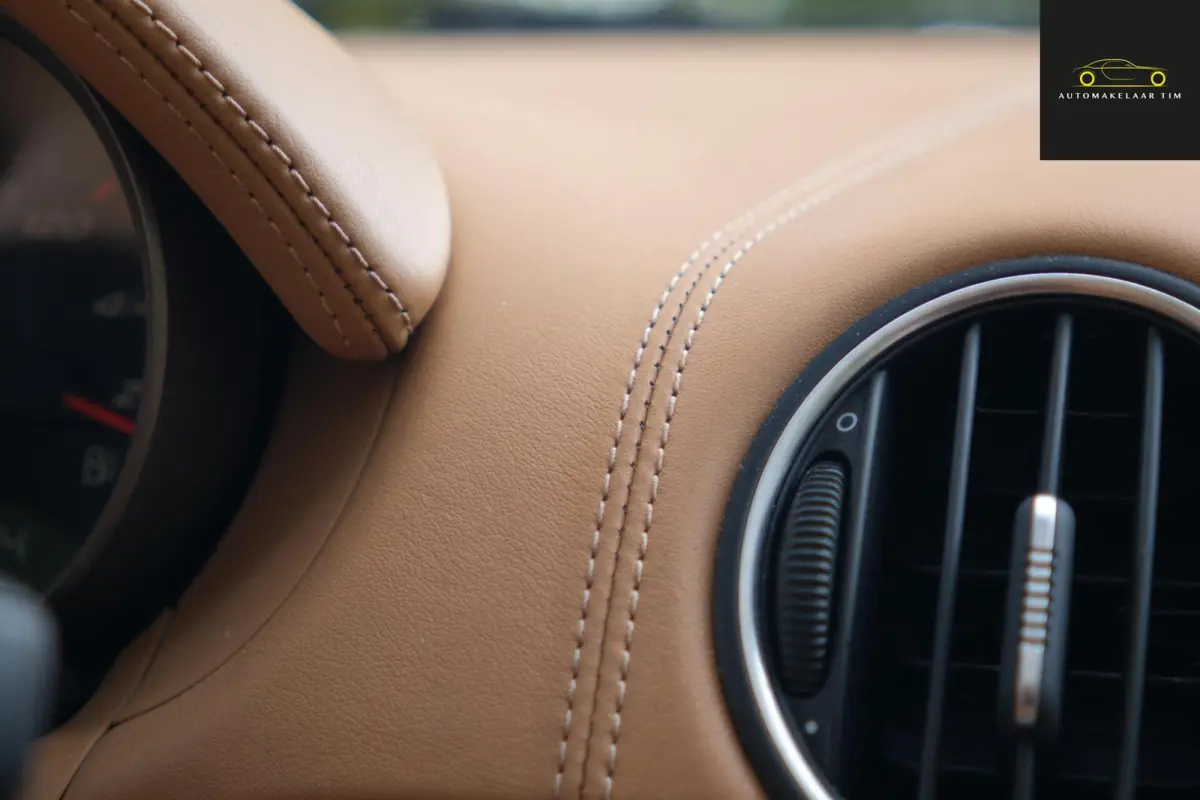 2.9 | Handbak | Sandbeige Leder | CarPlay