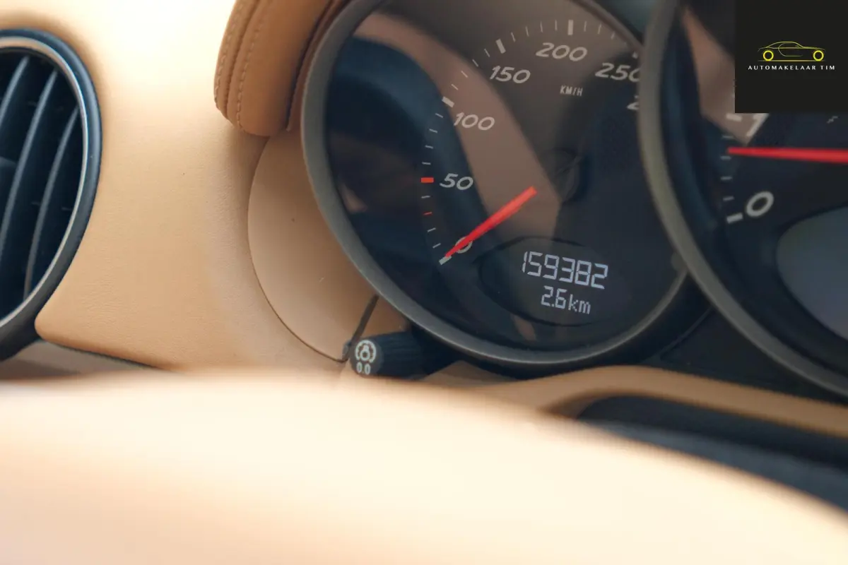 2.9 | Handbak | Sandbeige Leder | CarPlay