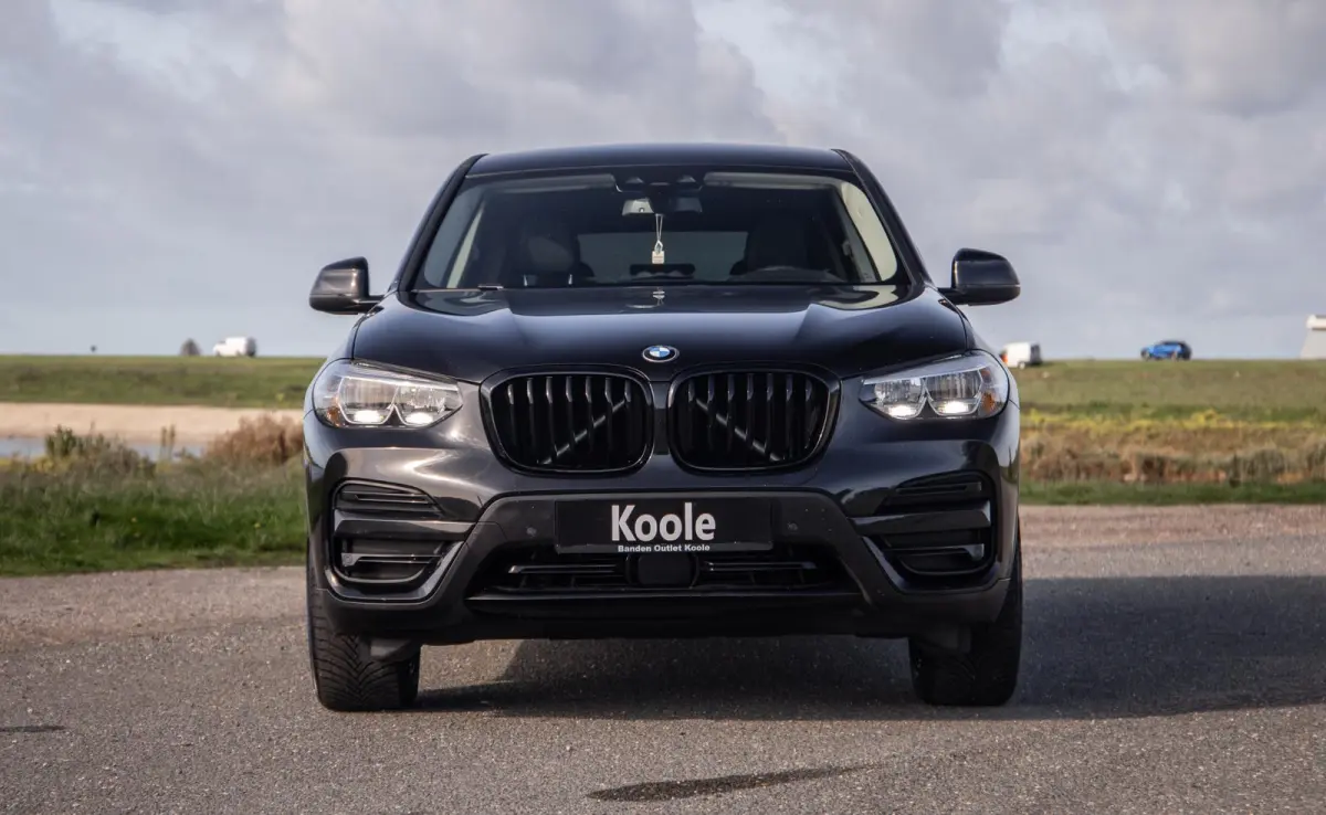 xDrive30e High Executive BLACK LINE / CARPLAY / LEER / STOELVERWARMING / CAMERA / DEALER ONDERHOUDEN