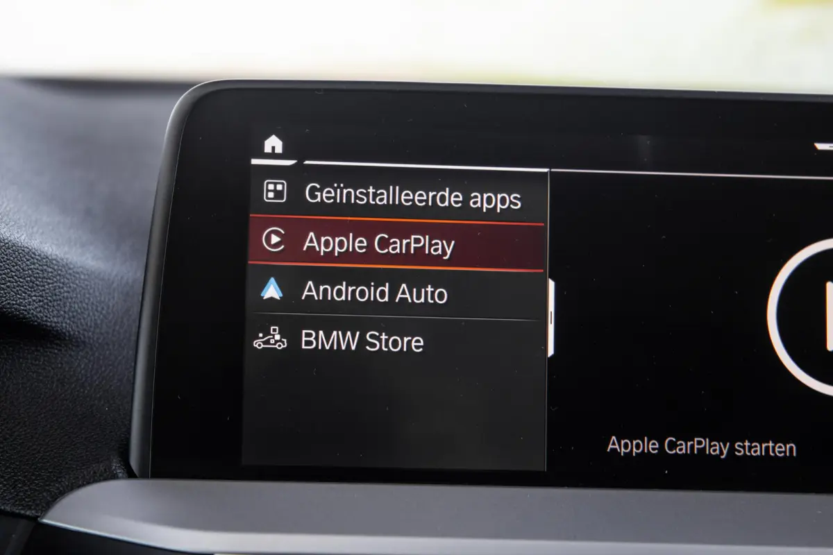 xDrive30e High Executive BLACK LINE / CARPLAY / LEER / STOELVERWARMING / CAMERA / DEALER ONDERHOUDEN