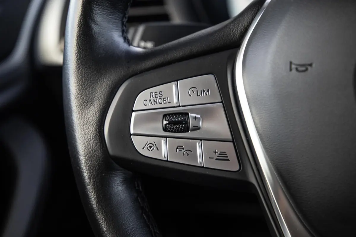 xDrive30e High Executive BLACK LINE / CARPLAY / LEER / STOELVERWARMING / CAMERA / DEALER ONDERHOUDEN
