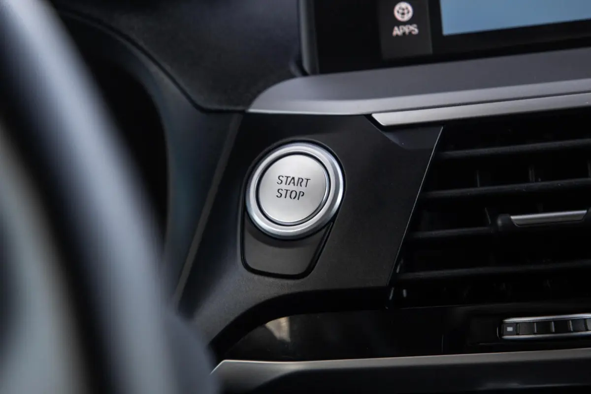 xDrive30e High Executive BLACK LINE / CARPLAY / LEER / STOELVERWARMING / CAMERA / DEALER ONDERHOUDEN