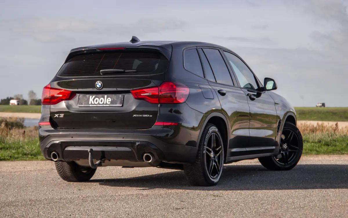 xDrive30e High Executive BLACK LINE / CARPLAY / LEER / STOELVERWARMING / CAMERA / DEALER ONDERHOUDEN