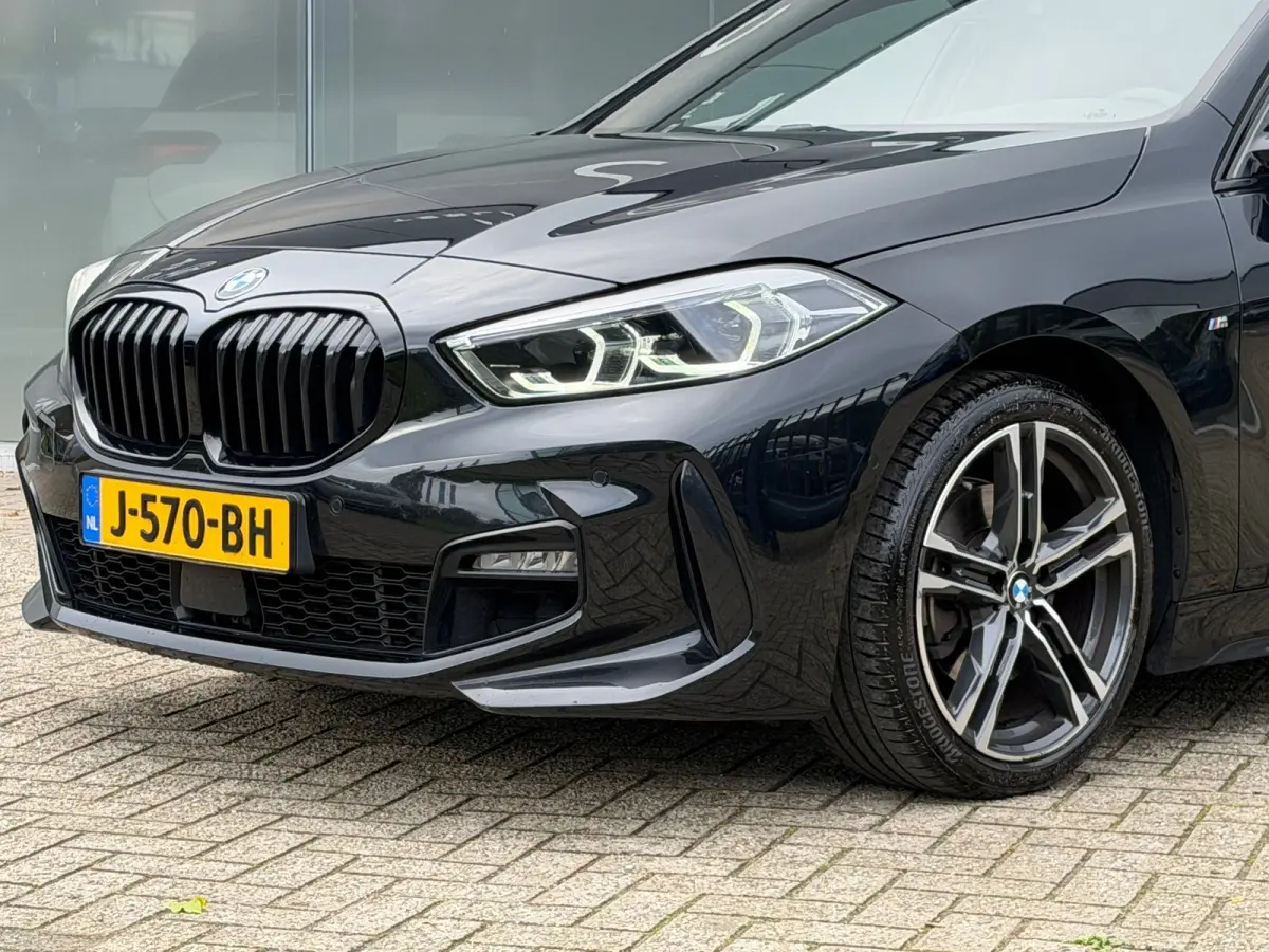 118i Executive Edition M-Sport | Pano | Camera | NL AUTO