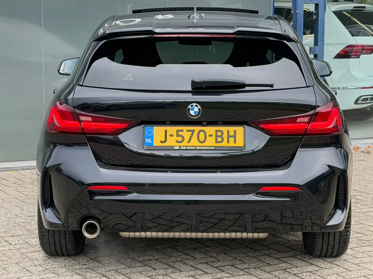 118i Executive Edition M-Sport | Pano | Camera | NL AUTO