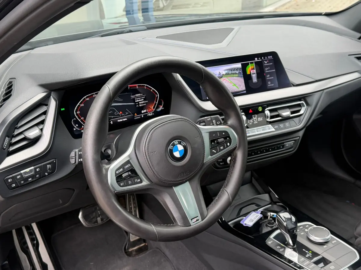 118i Executive Edition M-Sport | Pano | Camera | NL AUTO