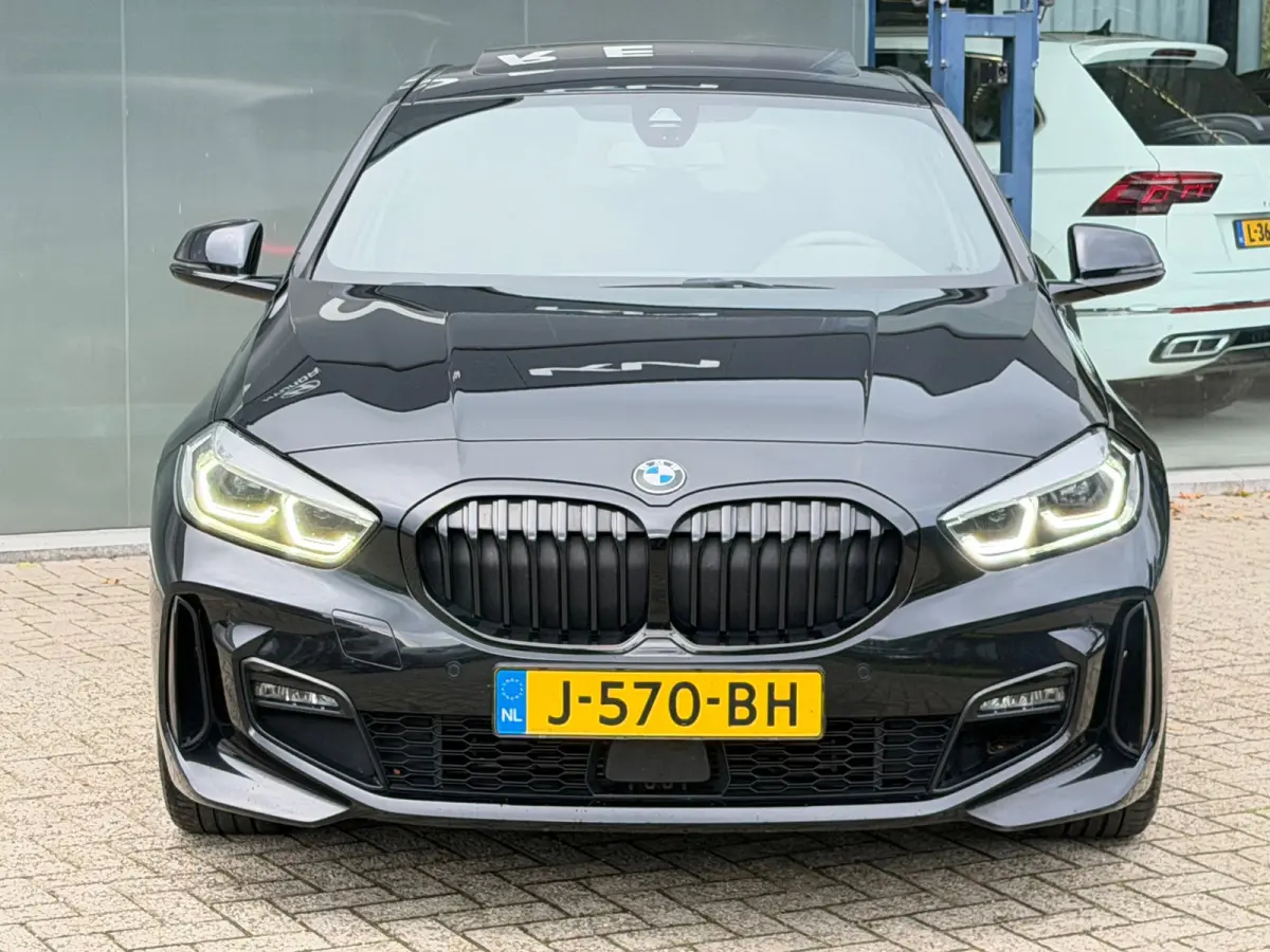 118i Executive Edition M-Sport | Pano | Camera | NL AUTO