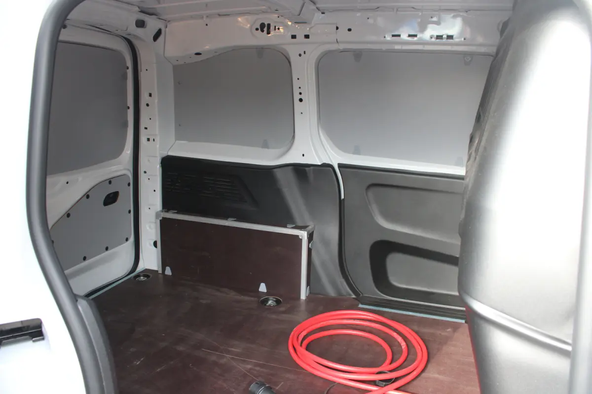 136 L1 50kWh | Fase 3 laden | SOH 99% | Navi by app | Apple carplay | Camera | Nieuw model | 3.300km |