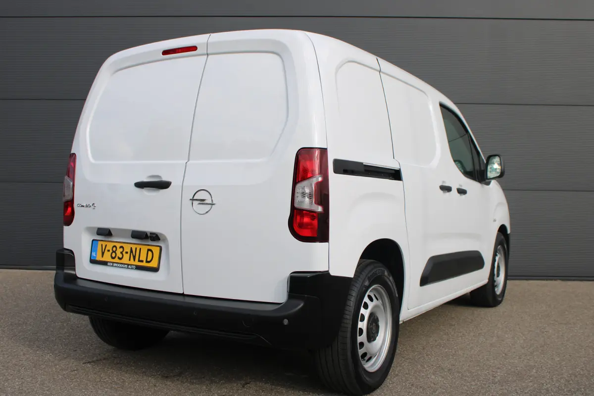 136 L1 50kWh | Fase 3 laden | SOH 99% | Navi by app | Apple carplay | Camera | Nieuw model | 3.300km |