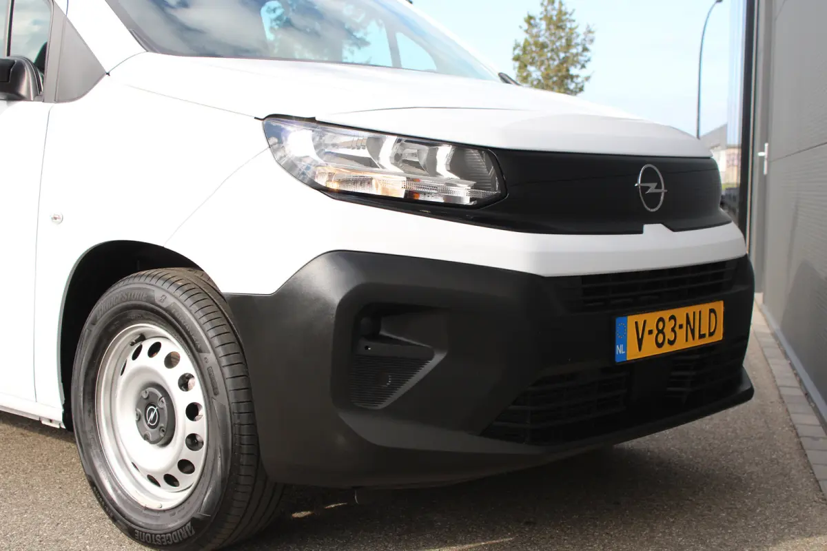 136 L1 50kWh | Fase 3 laden | SOH 99% | Navi by app | Apple carplay | Camera | Nieuw model | 3.300km |