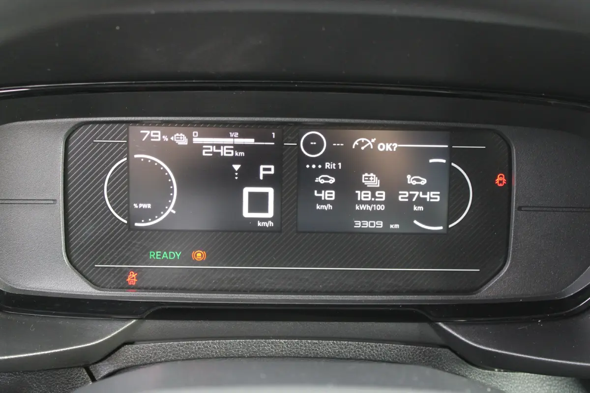 136 L1 50kWh | Fase 3 laden | SOH 99% | Navi by app | Apple carplay | Camera | Nieuw model | 3.300km |