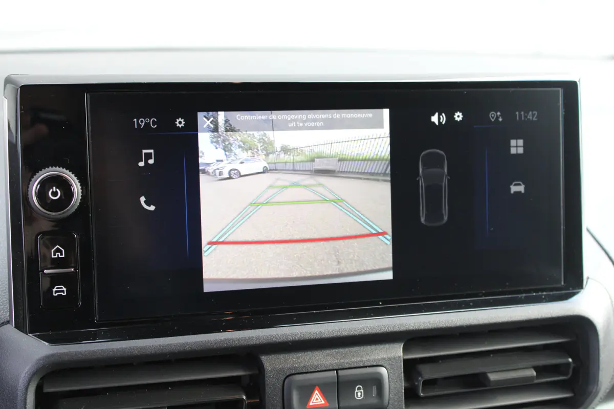 136 L1 50kWh | Fase 3 laden | SOH 99% | Navi by app | Apple carplay | Camera | Nieuw model | 3.300km |