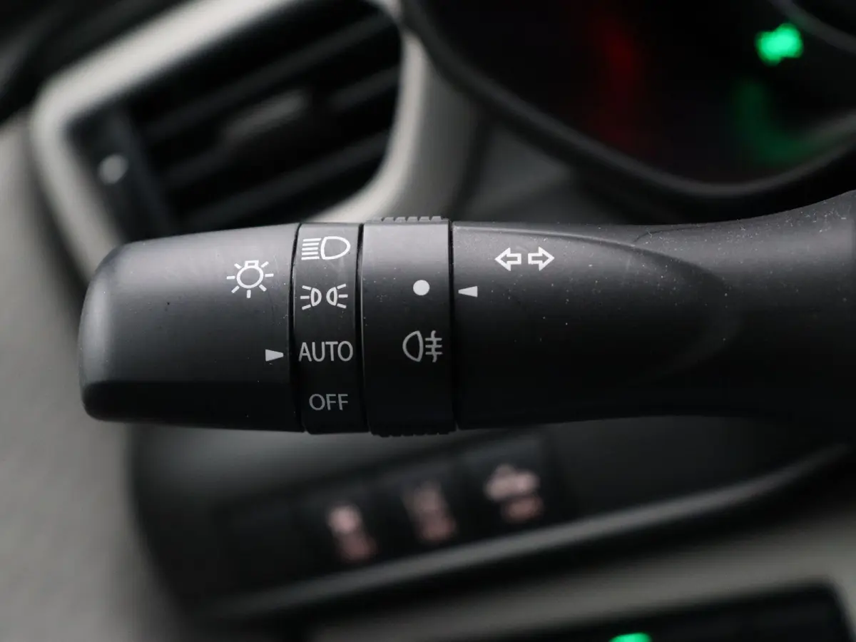 1.2 Select Smart Hybrid | Adaptieve cruise control | Stoelverwarming | Apple carplay / Android Auto | Achteruitrijcamera |
