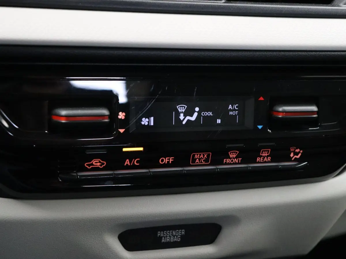 1.2 Select Smart Hybrid | Adaptieve cruise control | Stoelverwarming | Apple carplay / Android Auto | Achteruitrijcamera |