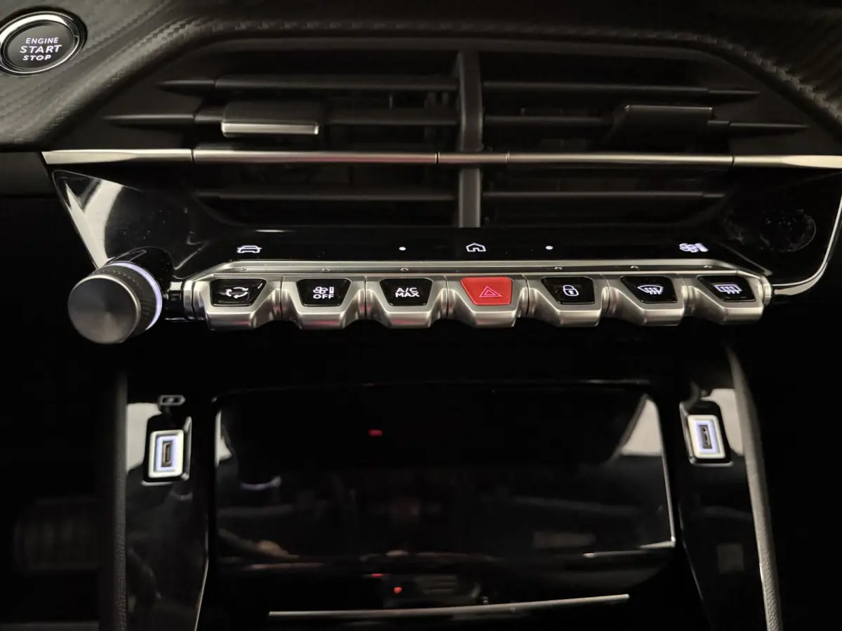 1.2 Hybrid 145 Allure | 360 Camera | Dodehoek Herkenning | Navigatie | Keyless Entry | Adaptieve Cruise Control |